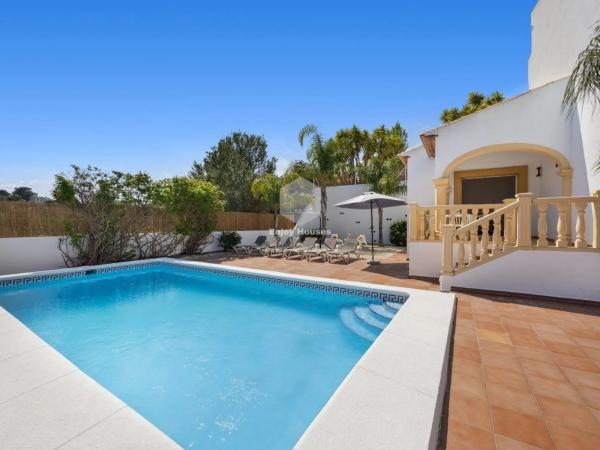 Chalet independiente en venta en La Granadella - Costa Nova, Jávea/Xàbia
 photo 1