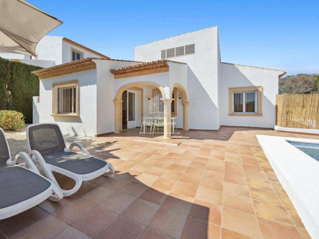 Sale of independent chalet in La Granadella - Costa Nova, Jávea/Xàbia
photo 1