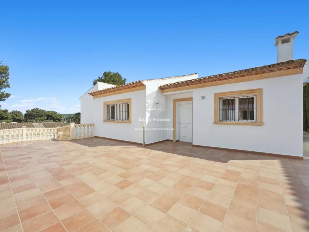 Sale of independent chalet in La Granadella - Costa Nova, Jávea/Xàbia
photo 2
