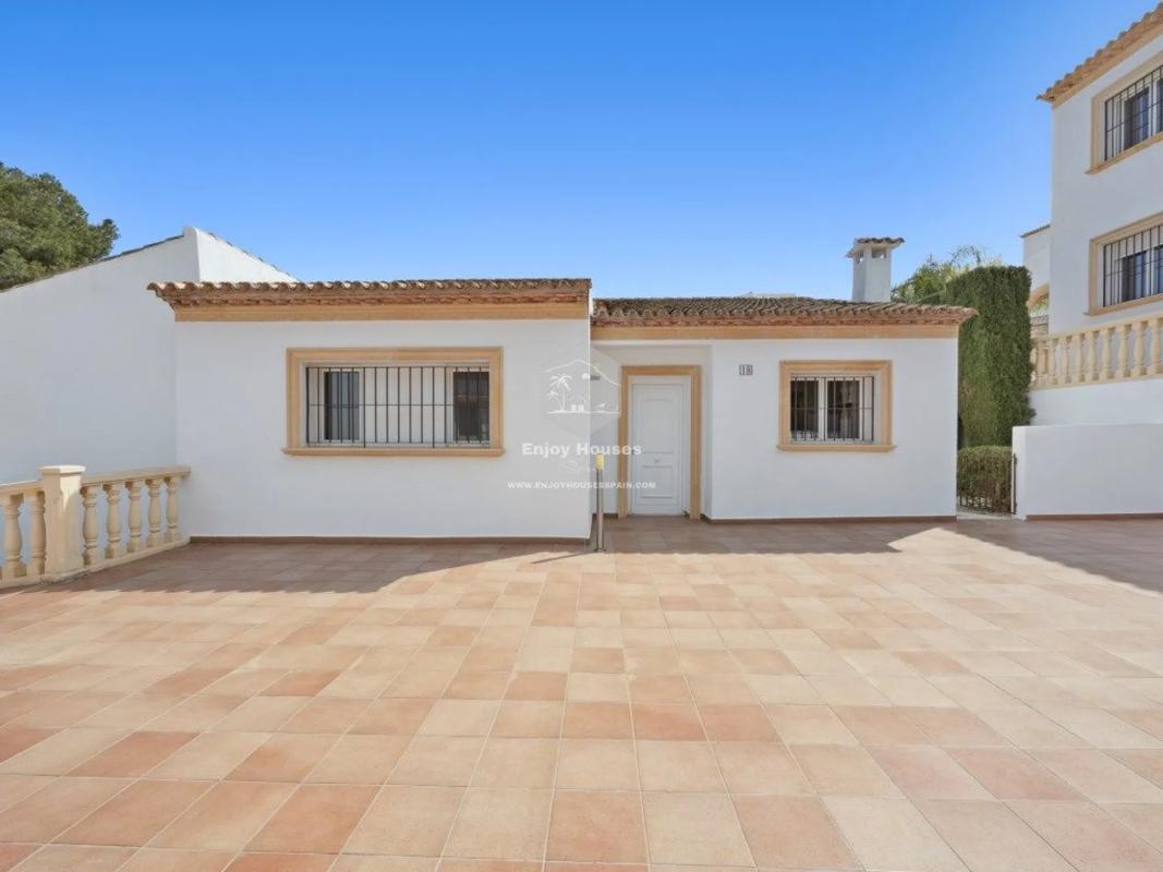 Sale of independent chalet in La Granadella - Costa Nova, Jávea/Xàbia
photo 3