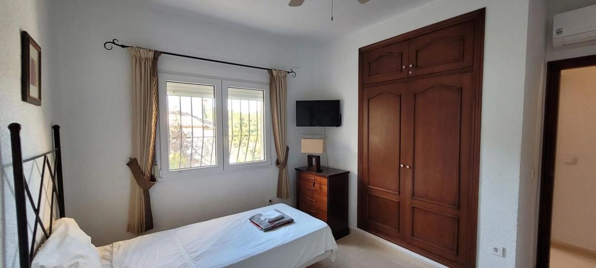 Venta de chalet independiente en Calle de Mirabarques, 35, Pedreguer
photo 1