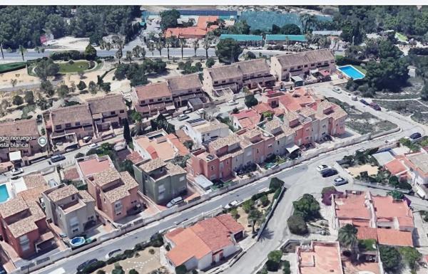 Четырехквартирный дом на продажу на  Calle les Palmeretes , Алфаз дель Пи photo 4
