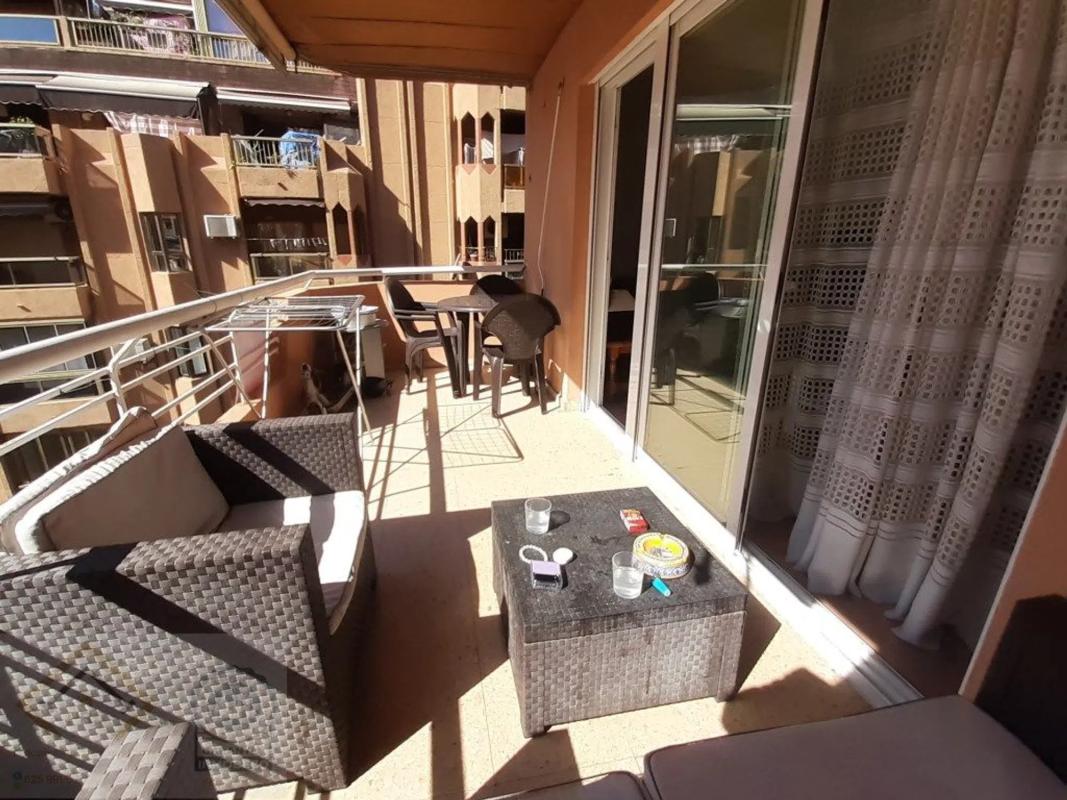 Sale of apartment in Calle del Marqués de Comillas, Benidorm
 photo 3