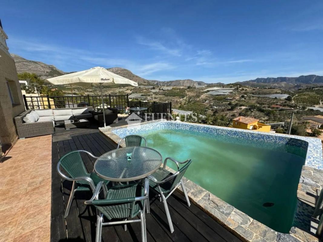 Venta de chalet independiente en Via Pista, Callosa d''En Sarria
 photo 2