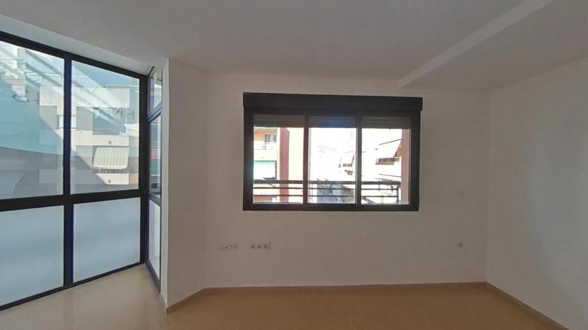 Sale of apartment in Calle Eugenio Montes, Elda
 photo 4