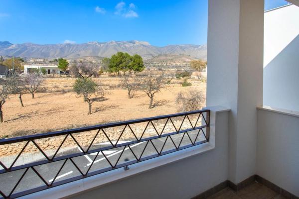 Chalet adosado en venta en Calle Nueva , Hondón de las Nieves thumbnail 2
