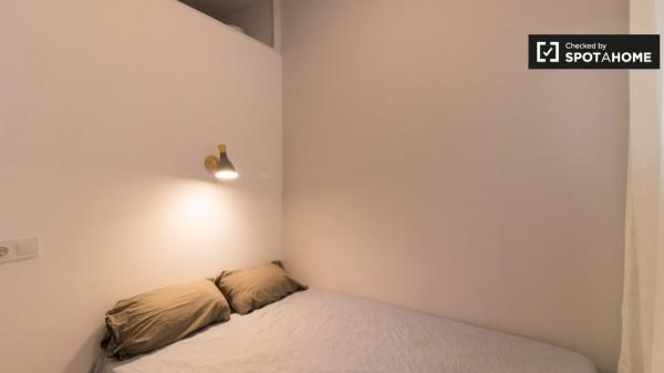 Estudio en alquiler en Carrer de Bellmunt, Barcelona photo 4