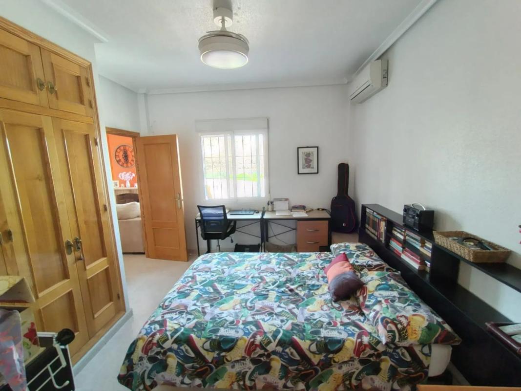 Продажа отдельного шале в Calle Holanda, Бигастро photo 5