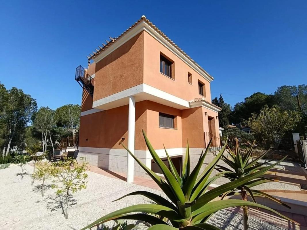 Sale of independent chalet in Pinar de Campoverde, Pilar de la Horadada
 photo 2