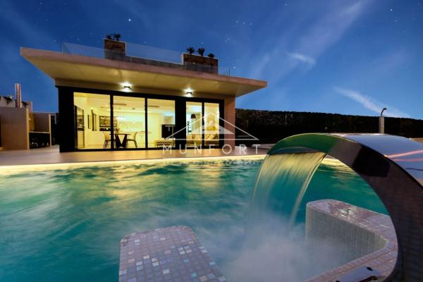 Chalet independiente en venta en San Miguel de Salinas, San Miguel de Salinas
thumbnail 1