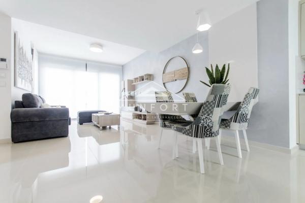 Chalet independiente en venta en San Miguel de Salinas, San Miguel de Salinas
thumbnail 1