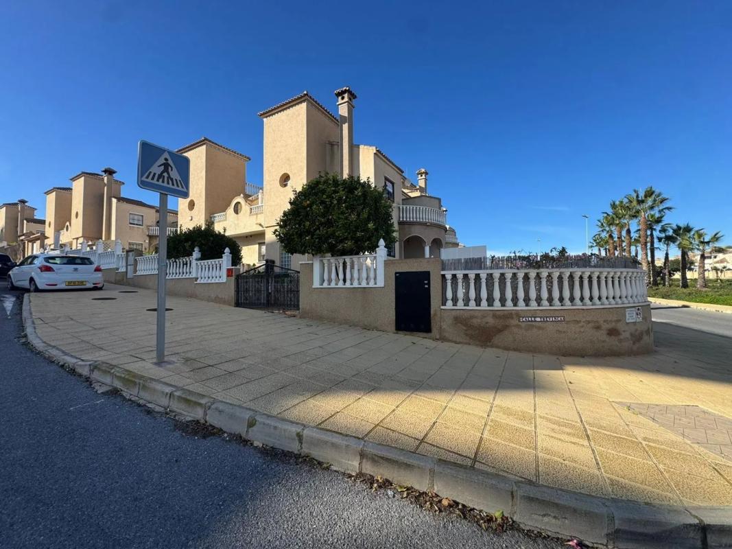 Venta de chalet independiente en Calle Filipinas, 8, San Miguel de Salinas
photo 3