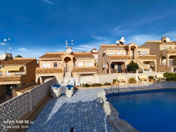 Chalet independiente en venta en Calle Humilladero, San Miguel de Salinas
photo 1