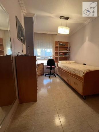 Piso en venta en Calle Campoamor, 50, Torrevieja
thumbnail 1