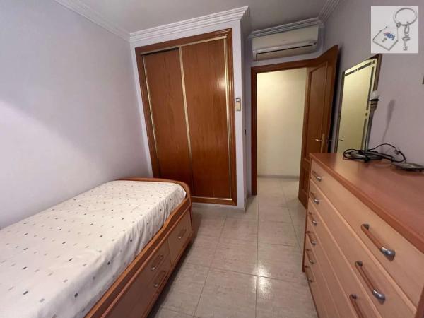 Piso en venta en Calle Campoamor, 50, Torrevieja
thumbnail 2