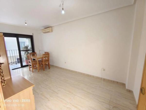 Piso en venta en Calle San Miguel de Salinas, 21, Torrevieja
thumbnail 1