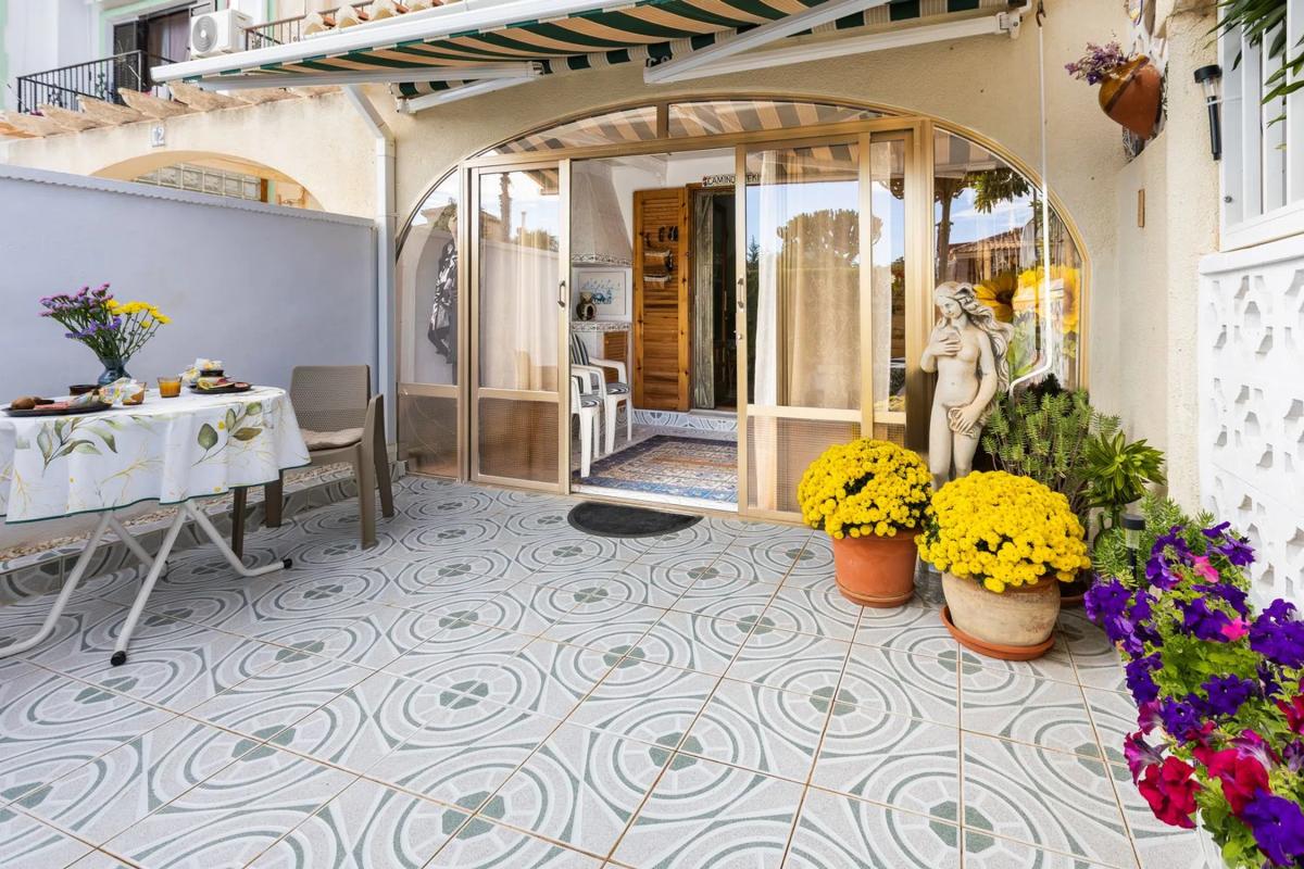 Duplex sale in Calle Pablo Picasso, 64, Torrevieja photo 3