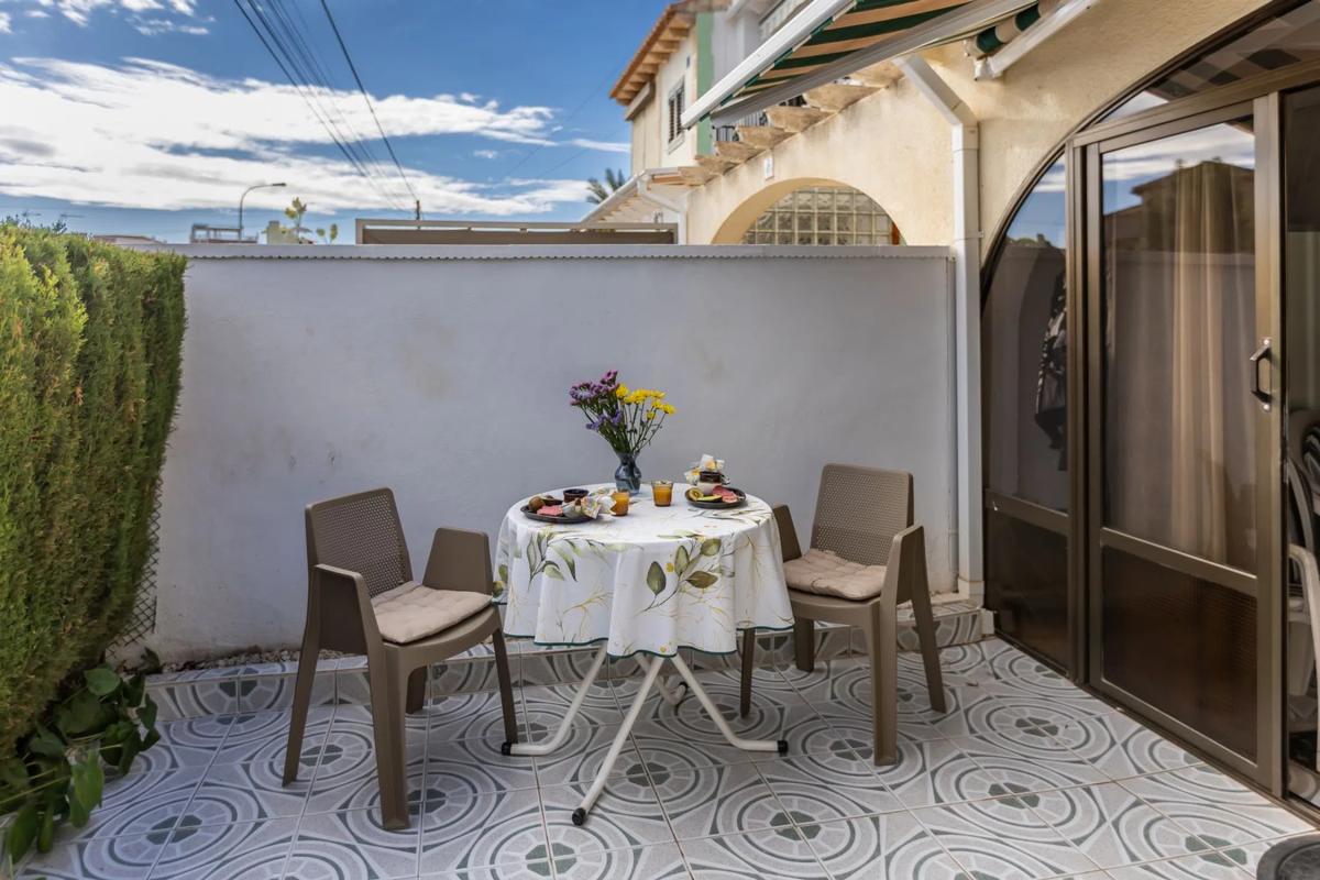 Duplex sale in Calle Pablo Picasso, 64, Torrevieja photo 4