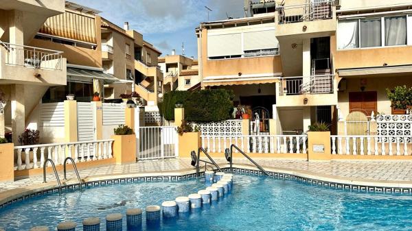 Chalet wolnostojący na sprzedaż w Barrio Zona los Frutales, Torrevieja thumbnail 2