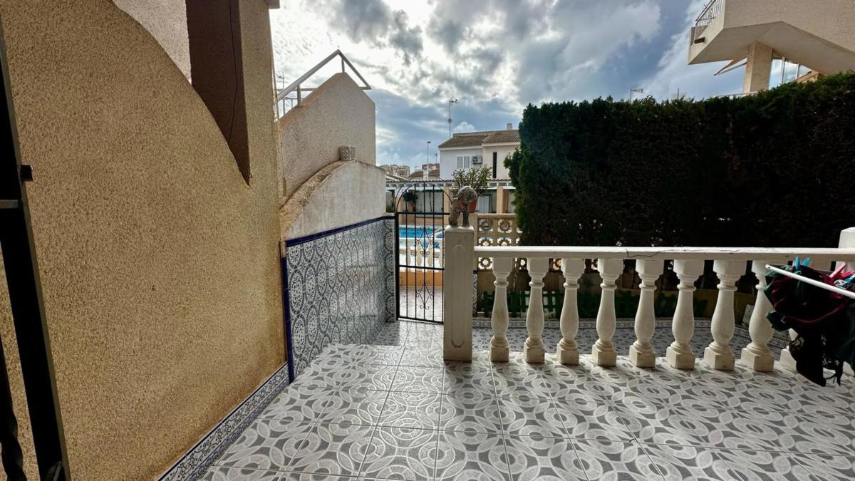 Sale of independent chalet in Barrio Zona los Frutales, Torrevieja
 photo 5