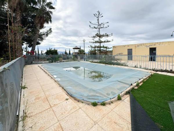 Chalet independiente en venta en Plaza Urbanizable 2ª Residencia, 1, Crevillente
thumbnail 2
