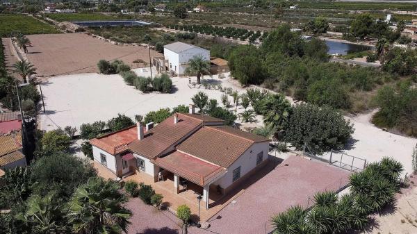 Chalet independiente en venta en Crevillente, Crevillente
photo 1
