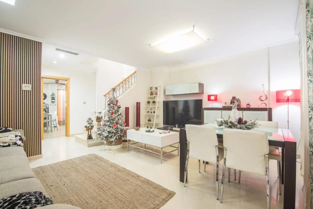 Sale of townhouse in Paseo d'Atzavares, 14 , Elche / Elx photo 1