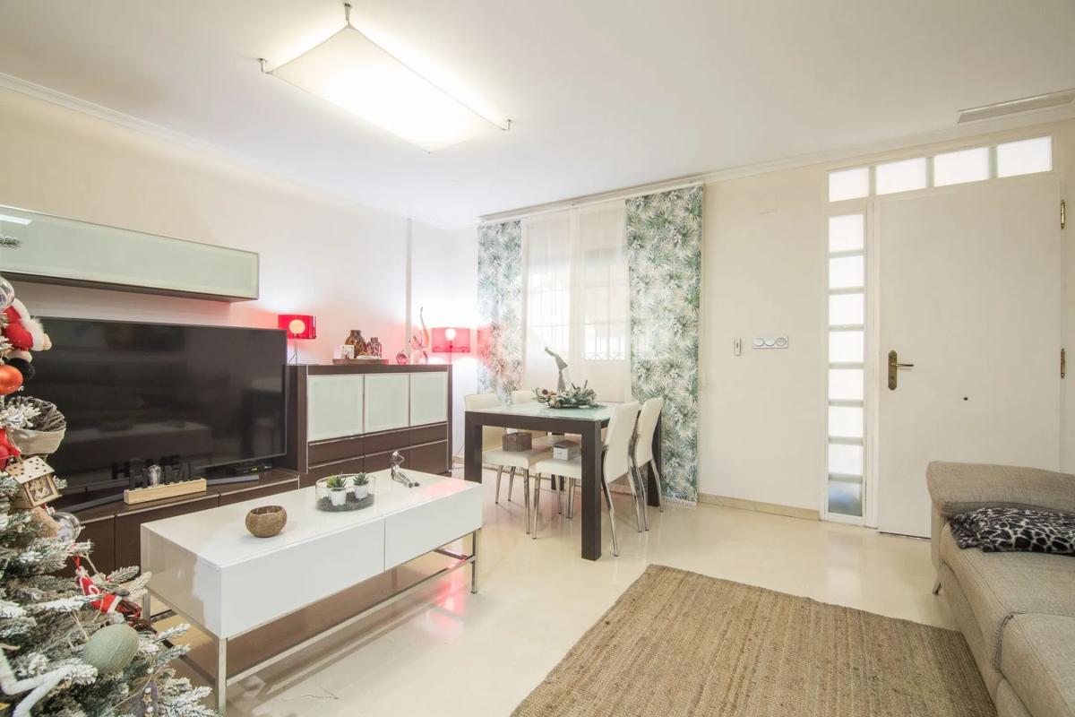 Sale of townhouse in Paseo d'Atzavares, 14 , Elche / Elx photo 3