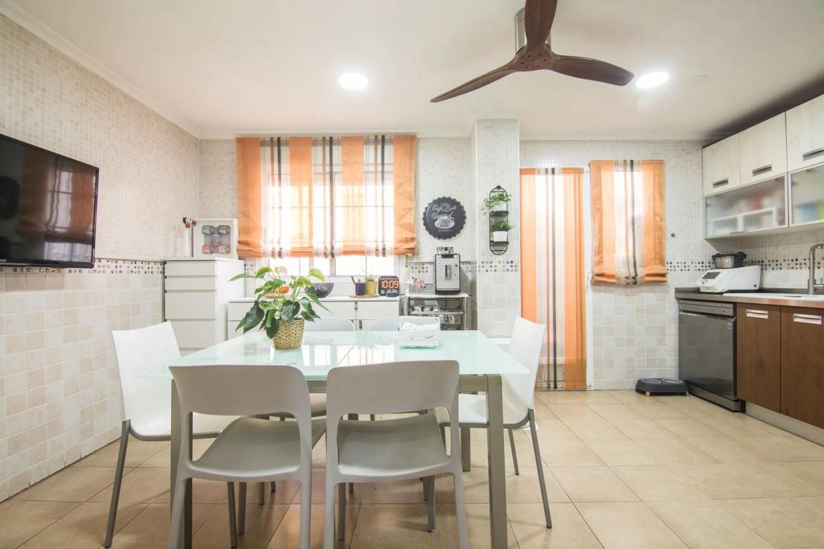 Sale of townhouse in Paseo d'Atzavares, 14 , Elche / Elx photo 4