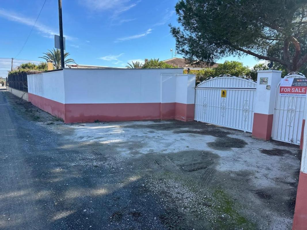 Properties for sale and rent in Spain photo 5