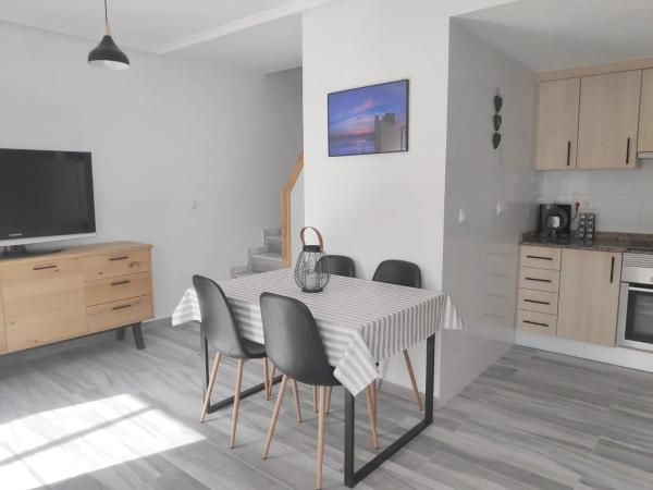 Chalet pareado en calle Biar, 1 thumbnail 2