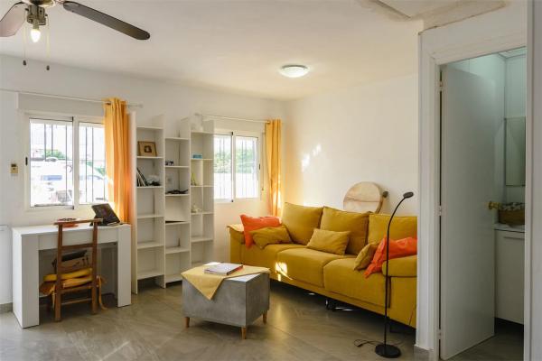 Четырехквартирный дом на продажу на  Calle Els Narcisos , Санта Пола photo 4