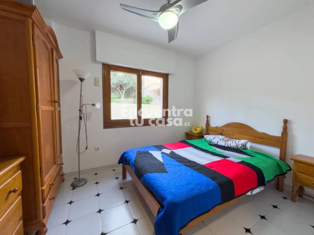 Sale of independent chalet in Avenida d'Oriola, Alicante
 photo 3