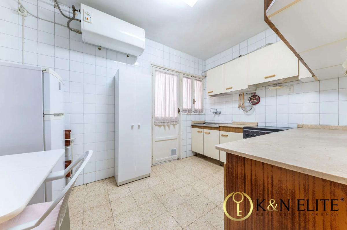 Venta de piso en Calle Arquebisbe Loaces, Alicante / Alacant
photo 1
