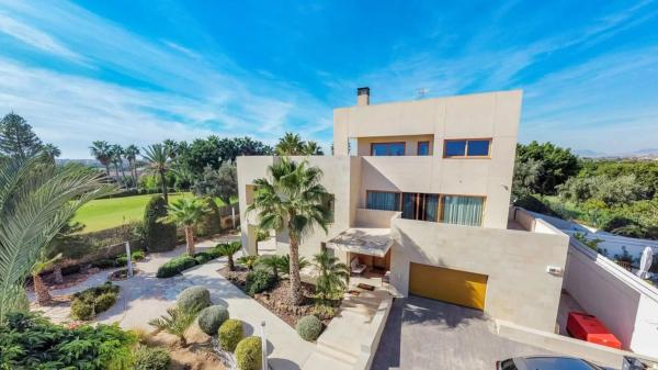 Chalet independiente en venta en Barrio Alicante Golf, Alicante / Alacant
 photo 4