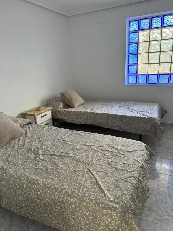 Sale of apartment in Barrio Virgen del Remedio - Parque lo Morant, Alicante
 photo 3
