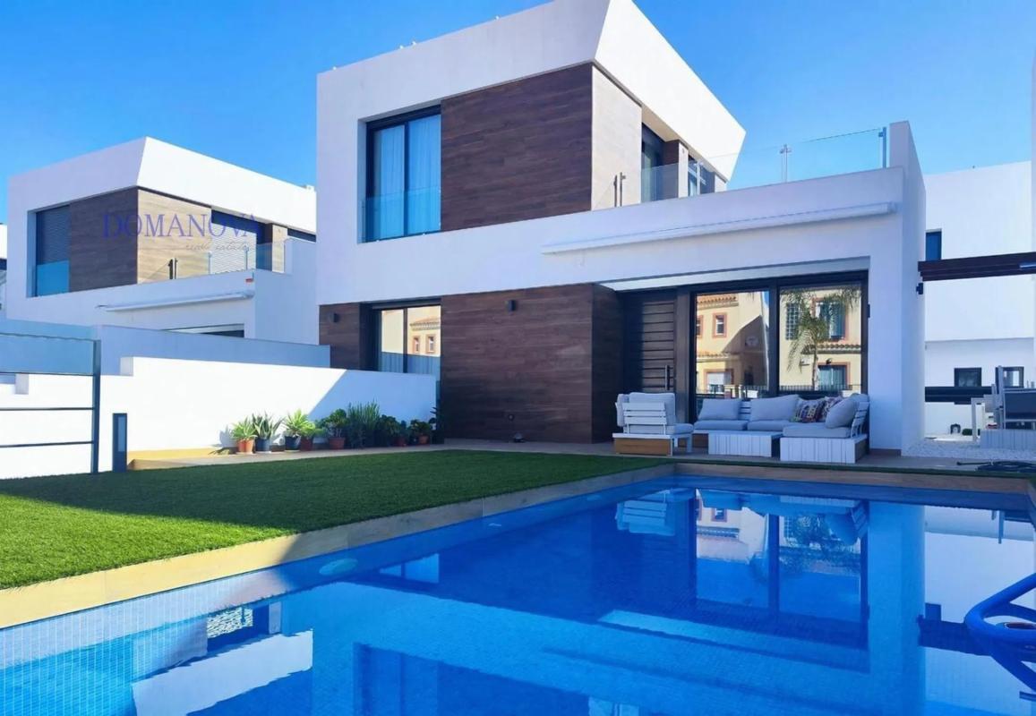Venta de chalet independiente en Calle d'Ibi, El Campello
photo 3