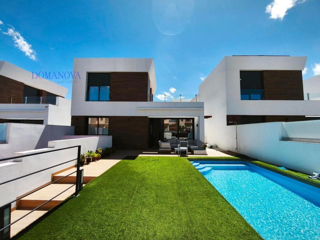 Venta de chalet independiente en Calle d'Ibi, El Campello
photo 4