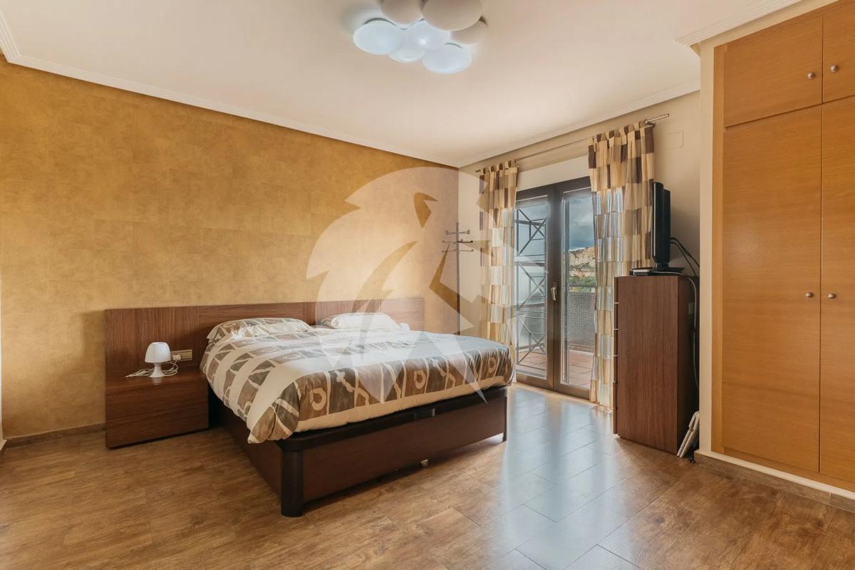 Propiedades en venta y alquiler en España photo 3