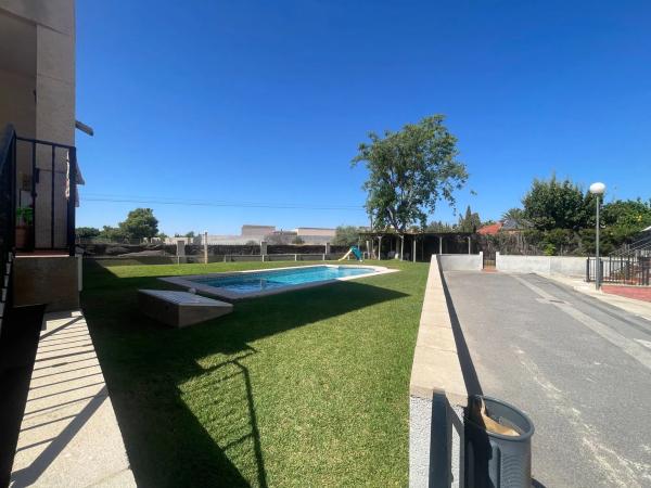 Chalet pareado photo 1