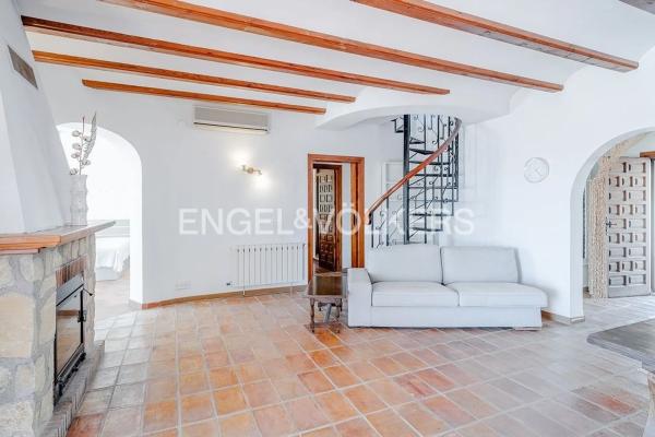 Chalet wolnostojący na sprzedaż w  Cometa-Carrió, Kalpe photo 1