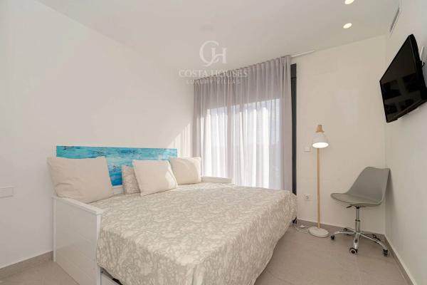 Independent chalet for sale in Calle Xicaranda, 1, Denia
photo 1