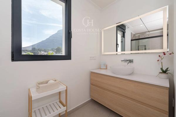 Independent chalet for sale in Calle Xicaranda, 1, Denia
thumbnail 2