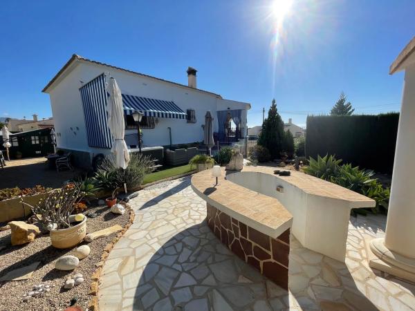 Chalet independiente en venta en Calle Flores, Alfaz del Pi
 photo 1