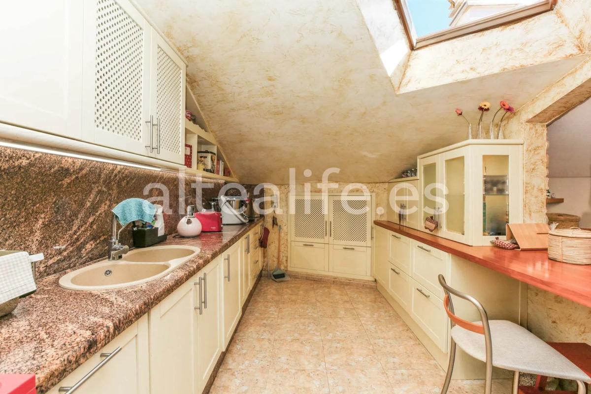 Продажа пентхауса на  Calle Consell, Алтея photo 2