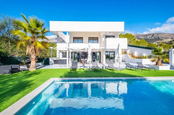 Independent chalet for sale in Altea la Vella, Altea
thumbnail 1