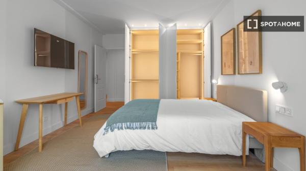 Habitación en piso de 6 habitaciones en Gros, San Sebastián thumbnail 1