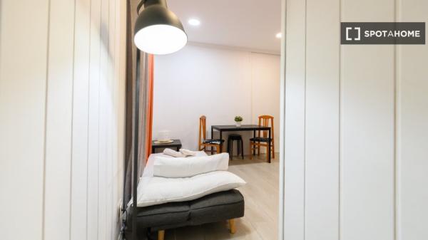Apartment for rent in C. de Pelayo , Madrid thumbnail 1