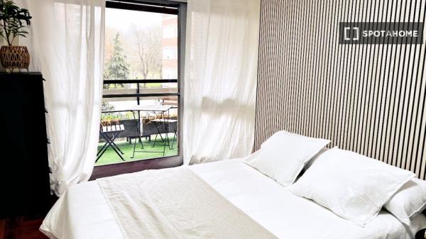 Habitación en piso compartido en madrid. photo 1