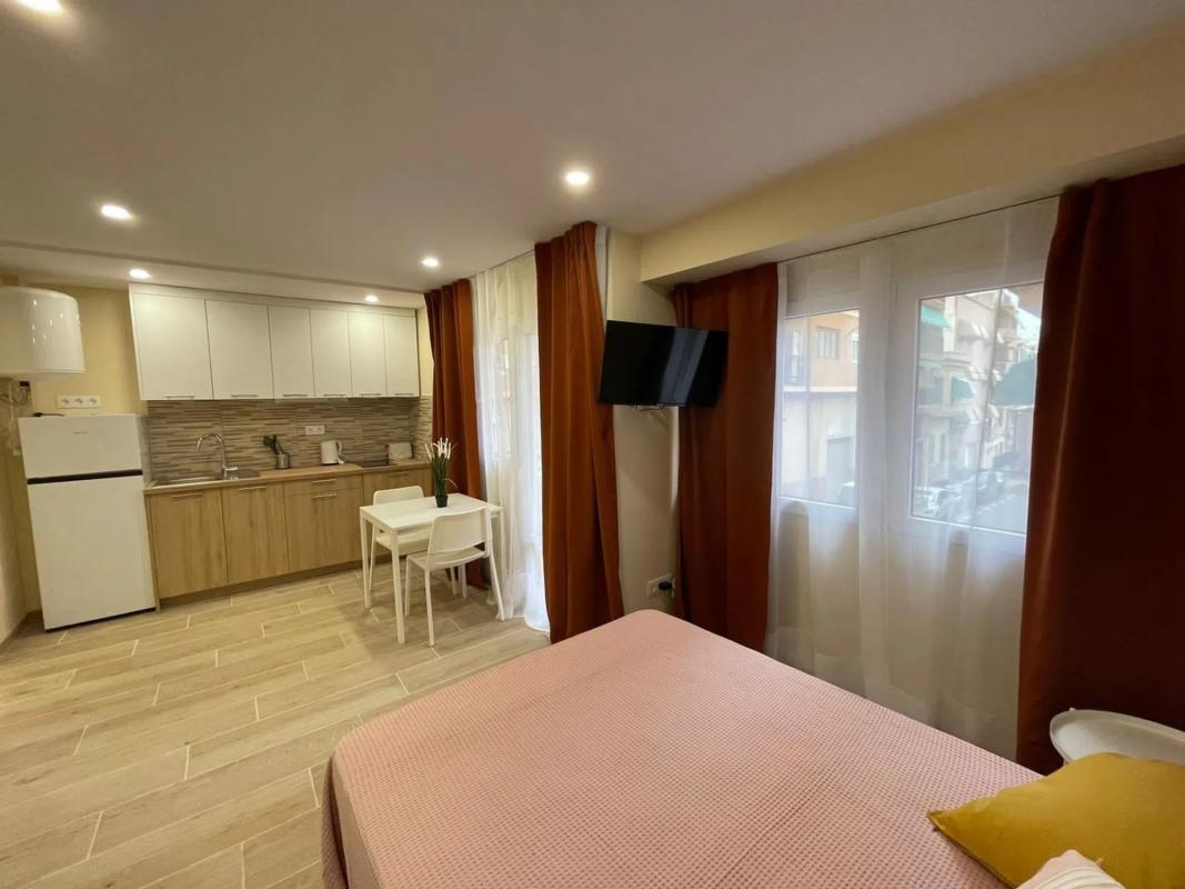 Продажа квартиры на Calle D'Antonio Trueba, Аликанте / Алакант
 photo 2